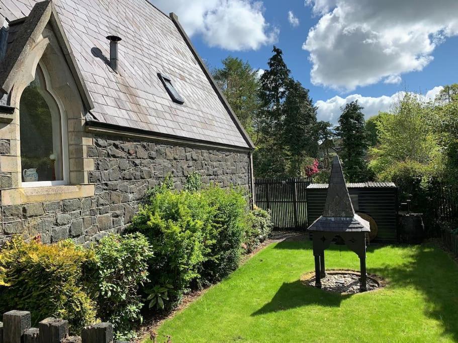 Old Schoolhouse, Galgorm Villa Buitenkant foto