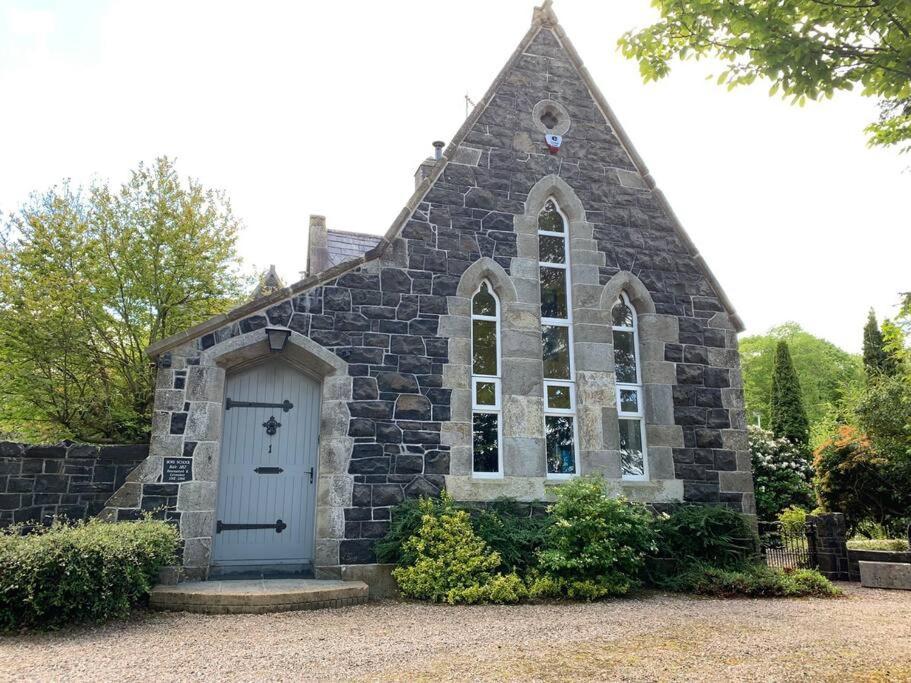 Old Schoolhouse, Galgorm Villa Buitenkant foto